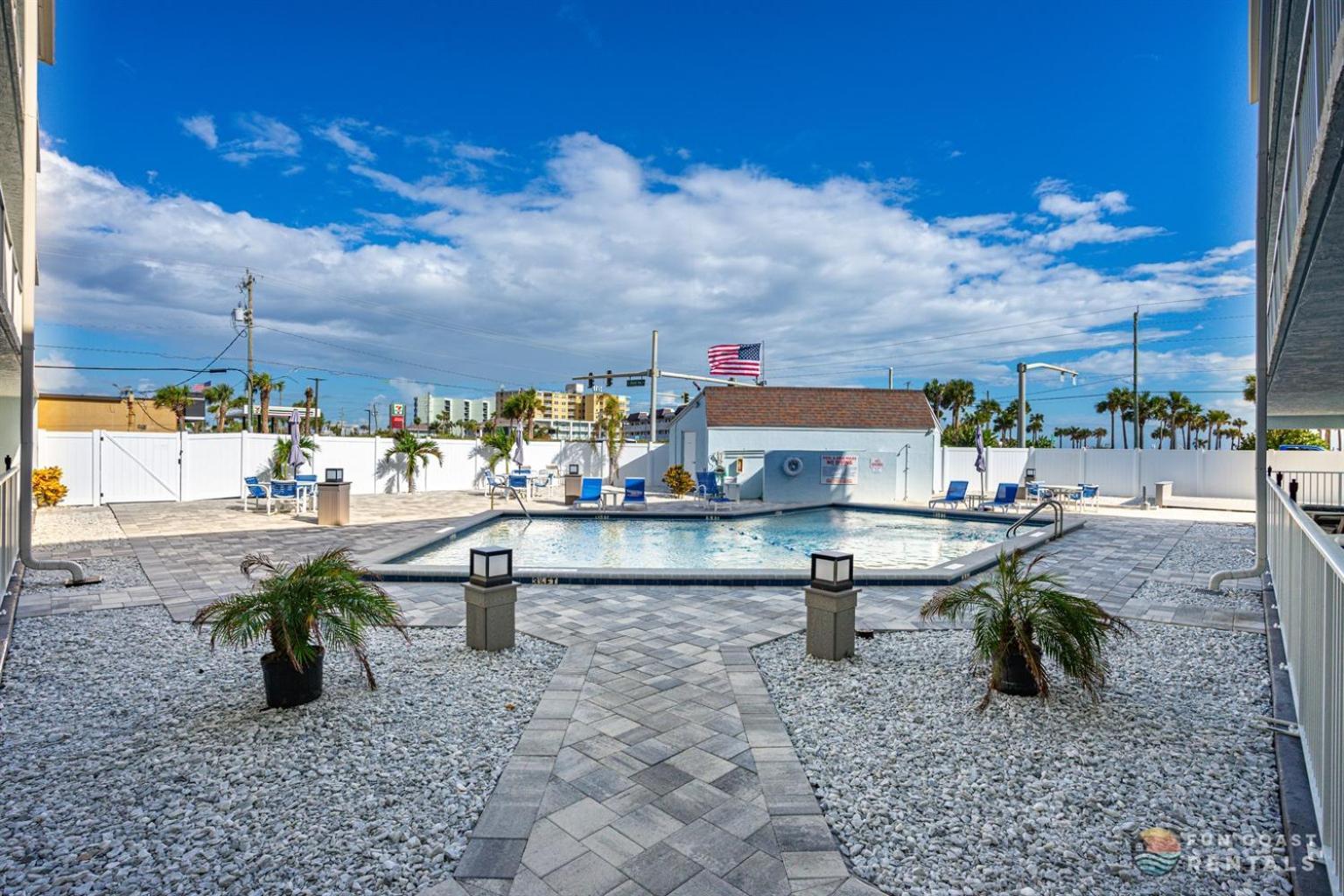 Stunning Ocean Views Steps From The Beach With Pool! Fabulous 4Th Floor Studio! New Smyrna Beach Exterior photo